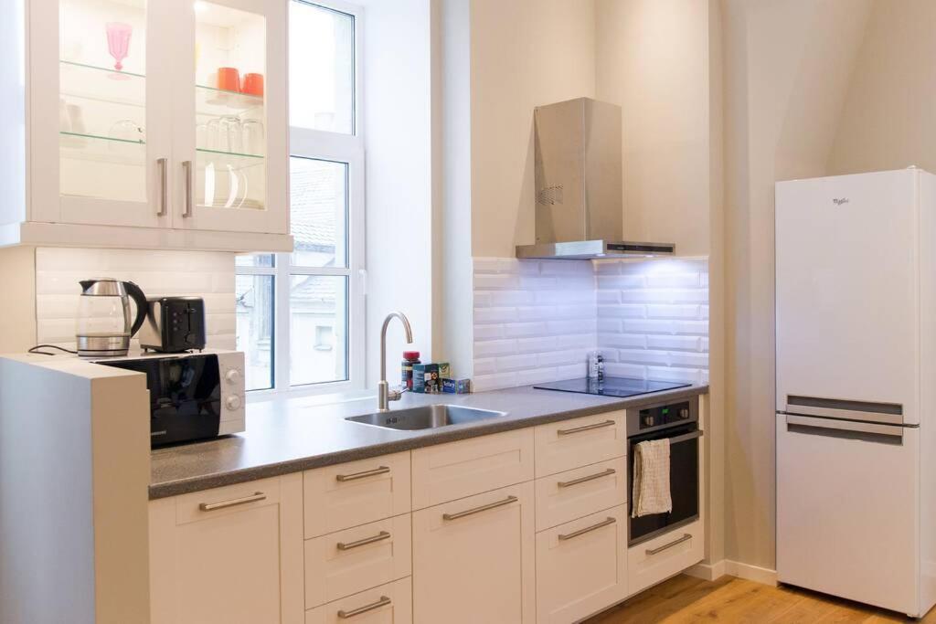 Modern & Spacious 80M2 Apartment In Riga Old Town Luaran gambar