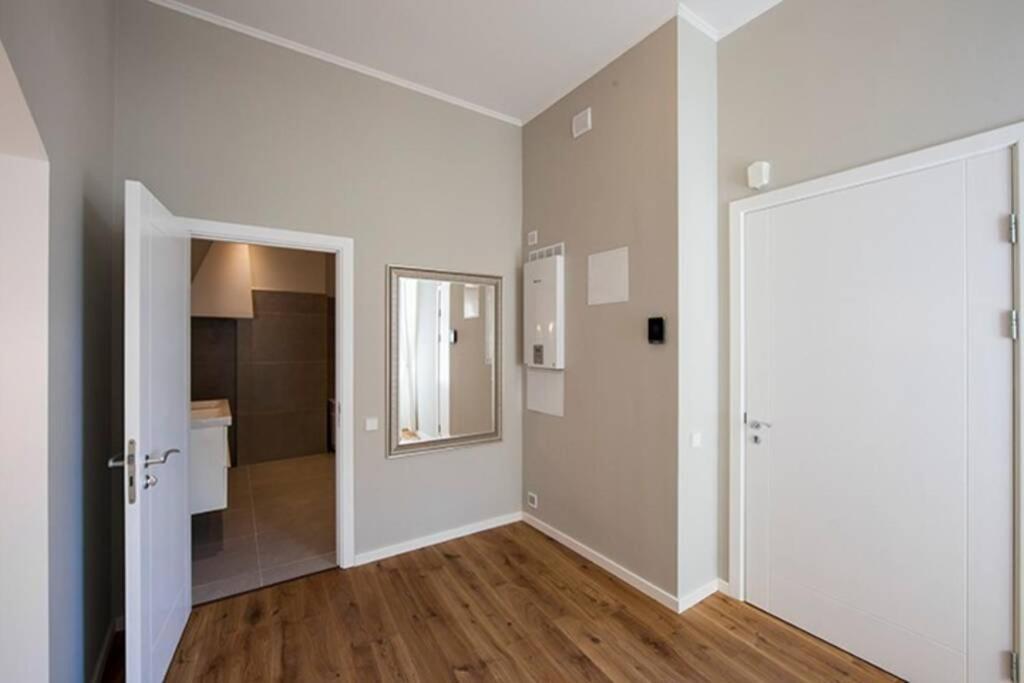 Modern & Spacious 80M2 Apartment In Riga Old Town Luaran gambar