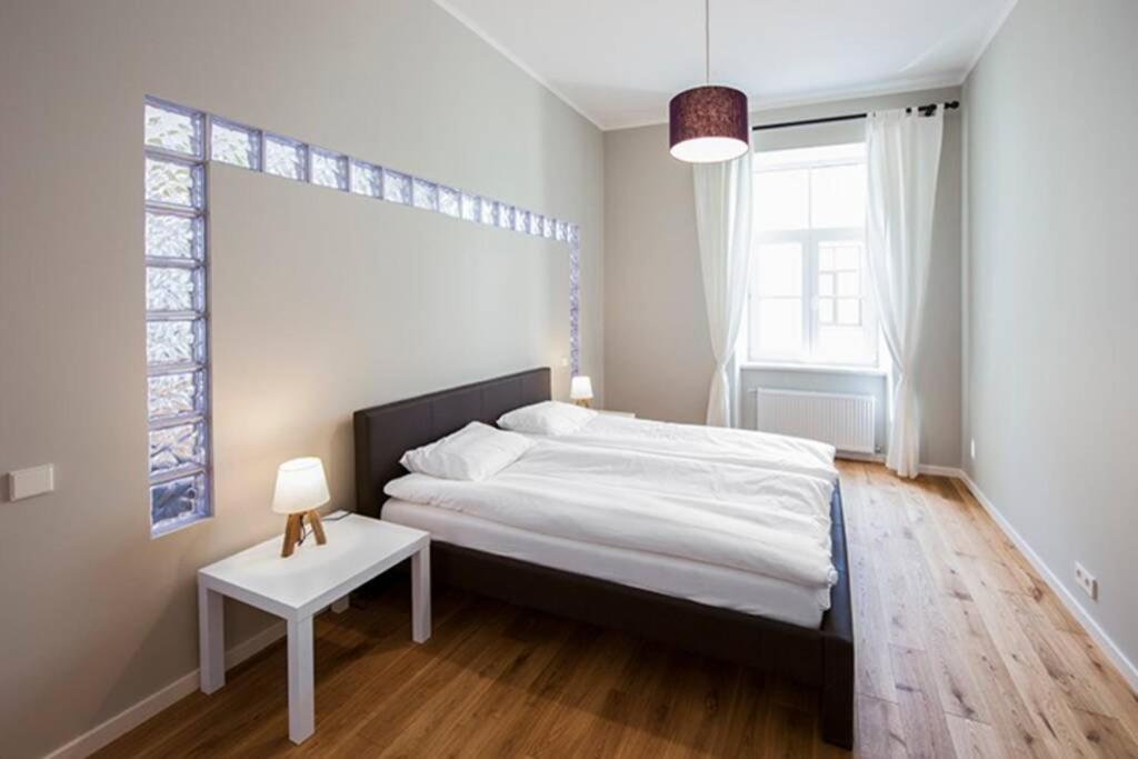 Modern & Spacious 80M2 Apartment In Riga Old Town Luaran gambar